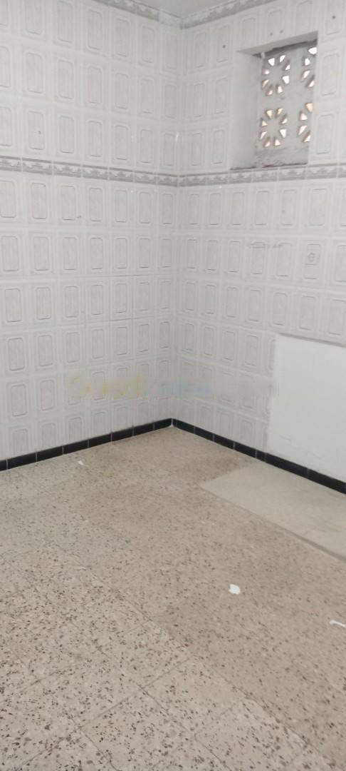 Location Niveau de villa F5 Ben Aknoun