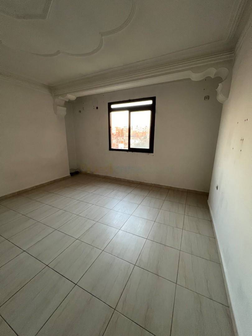 Location niveau de villa f4 saoula 9