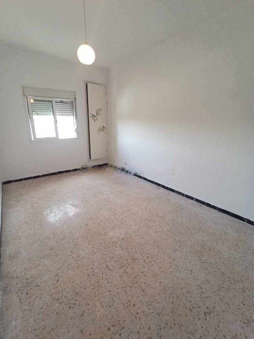 Location Appartement F4 El Achour