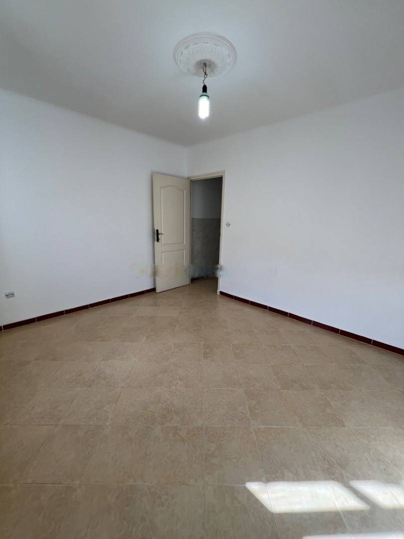 Location Appartement F3 Birkhadem