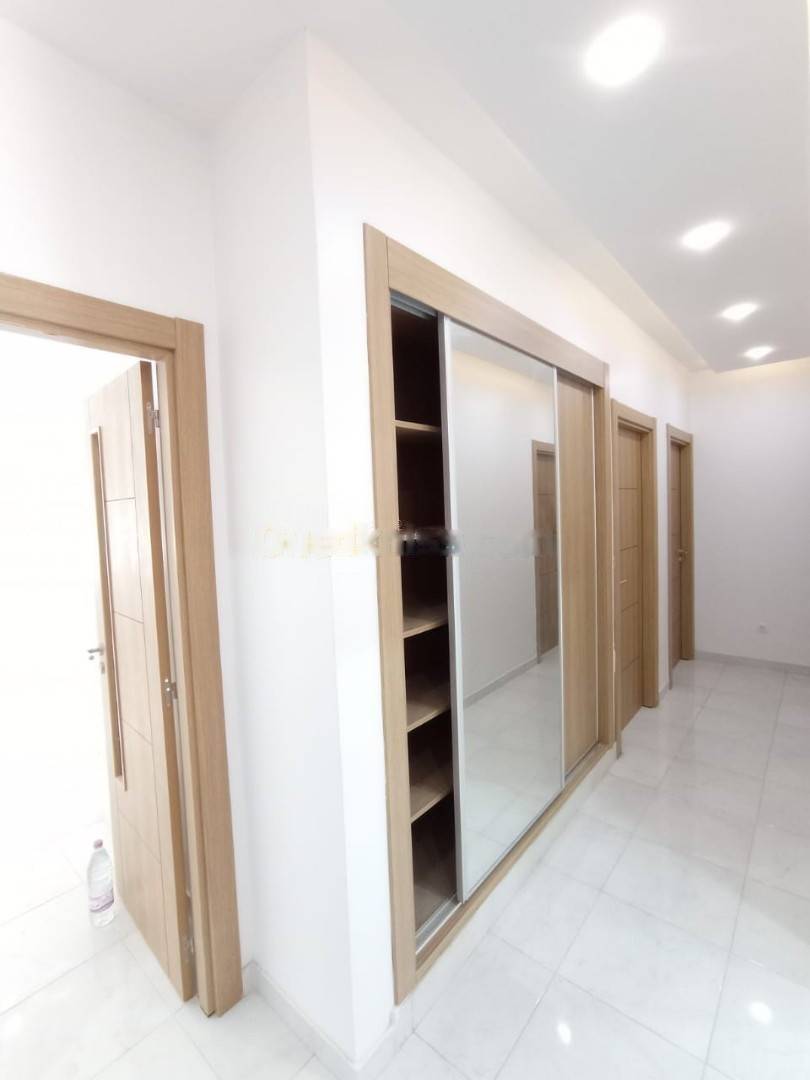 Location Appartement F4 El Harrach