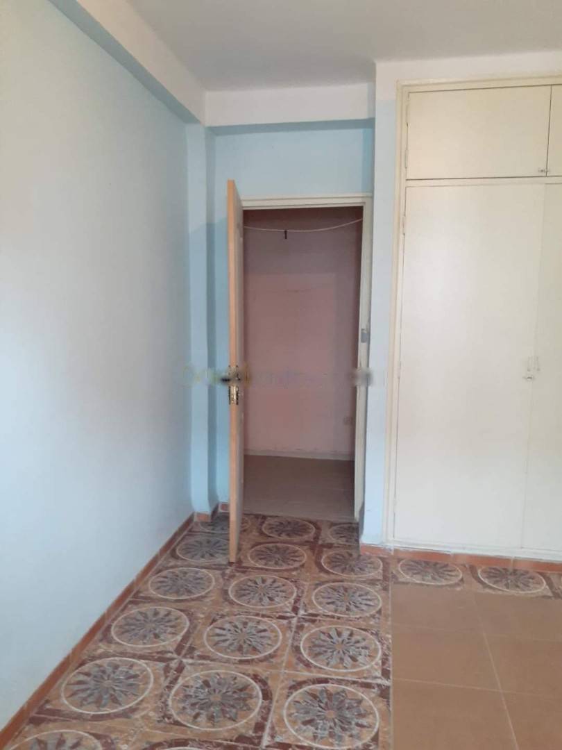 Location Appartement F3 Bab Ezzouar