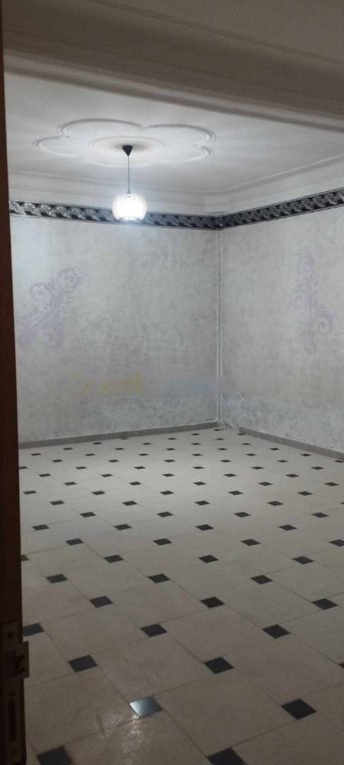 Location Niveau de villa F4 Birkhadem