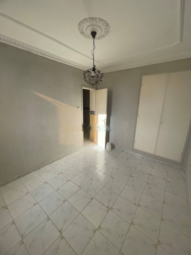 Location Appartement F4 Bir Mourad Rais