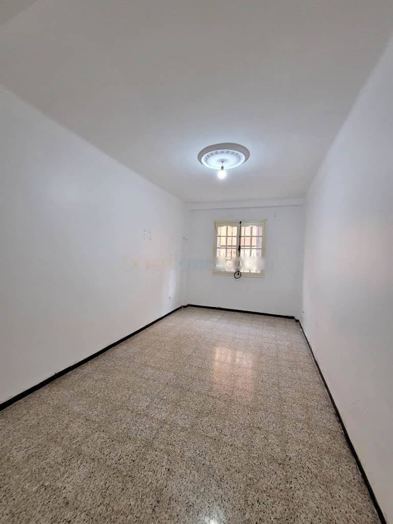 Location Appartement F3 Djasr Kasentina