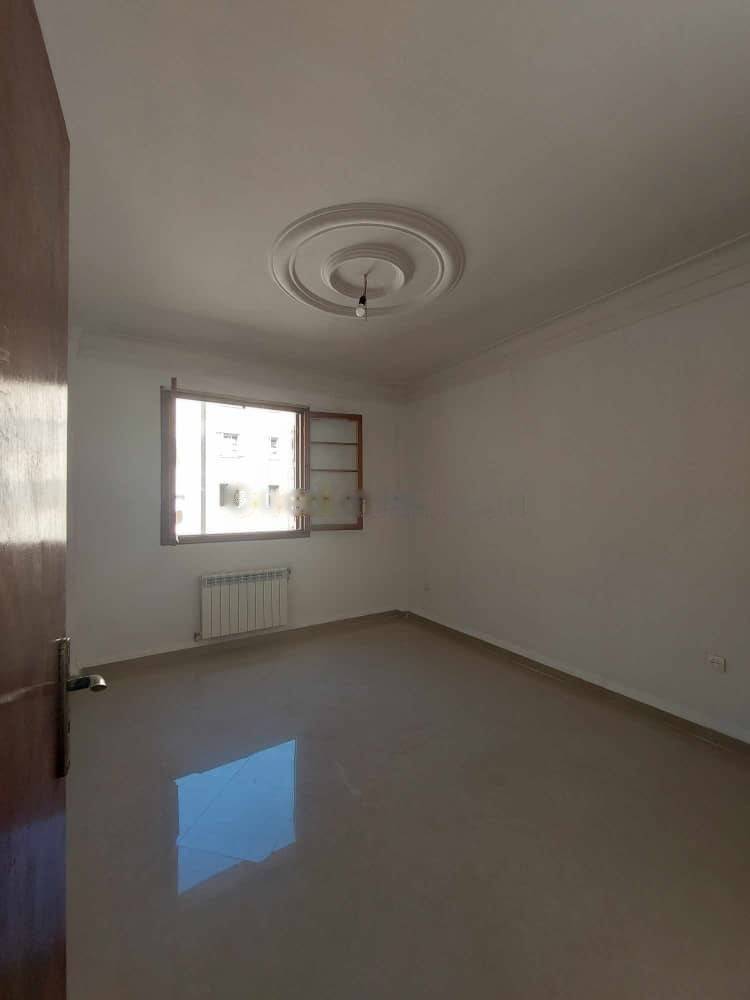 Location Appartement F4 Birkhadem