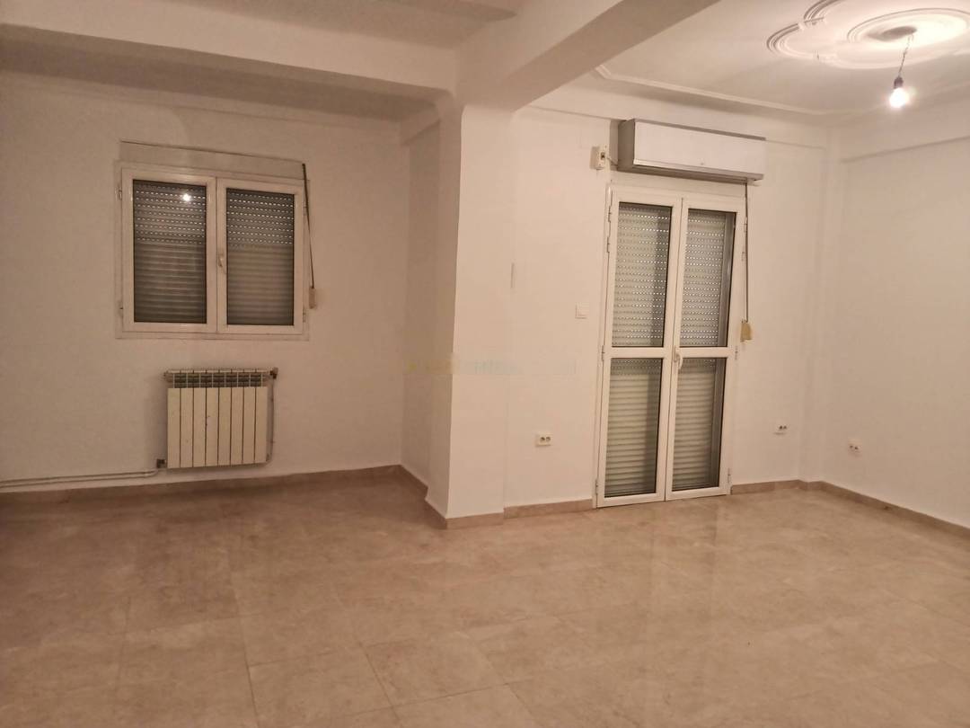 Location Appartement F4 Dely Ibrahim