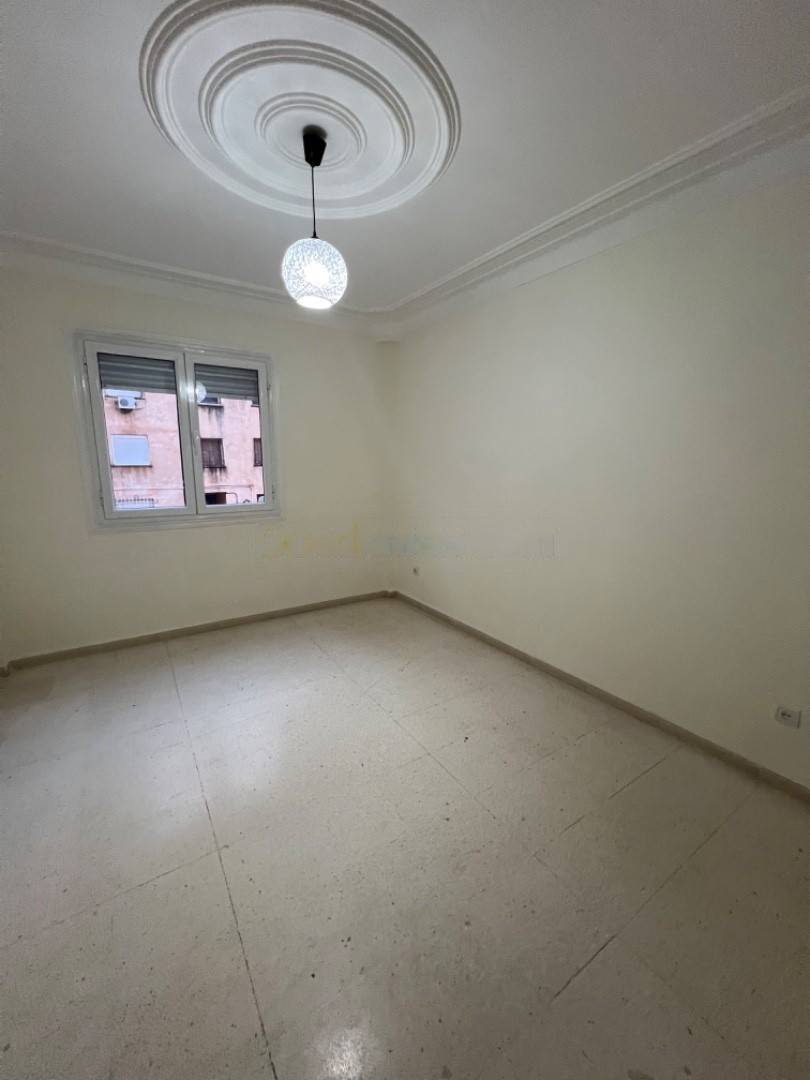 Location Appartement F4 Birkhadem