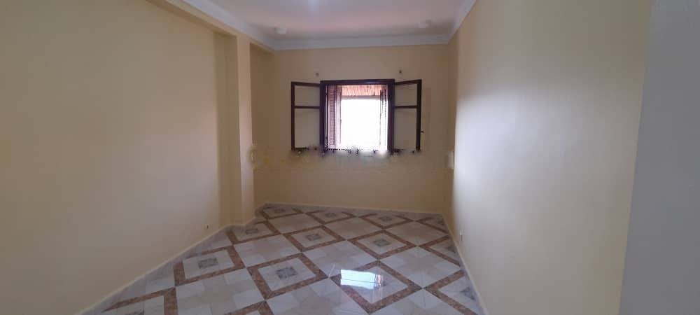 Location Niveau de villa F4 Djasr Kasentina