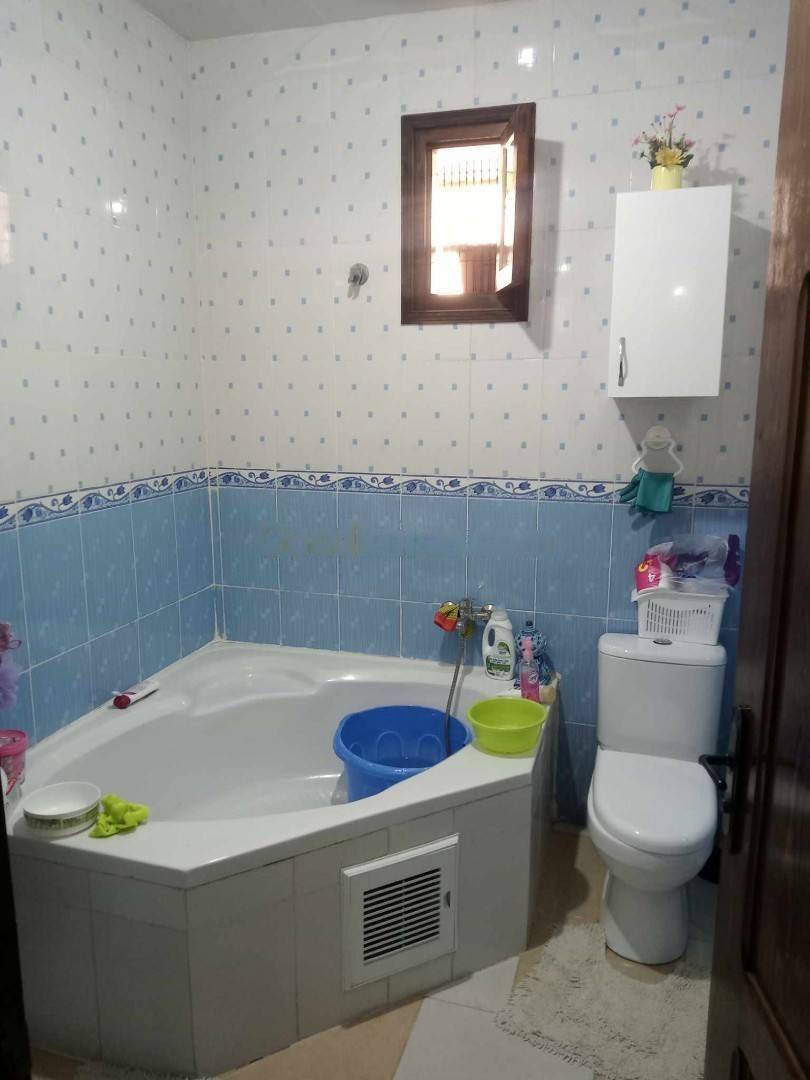 Location Niveau de villa F5 Ain Benian