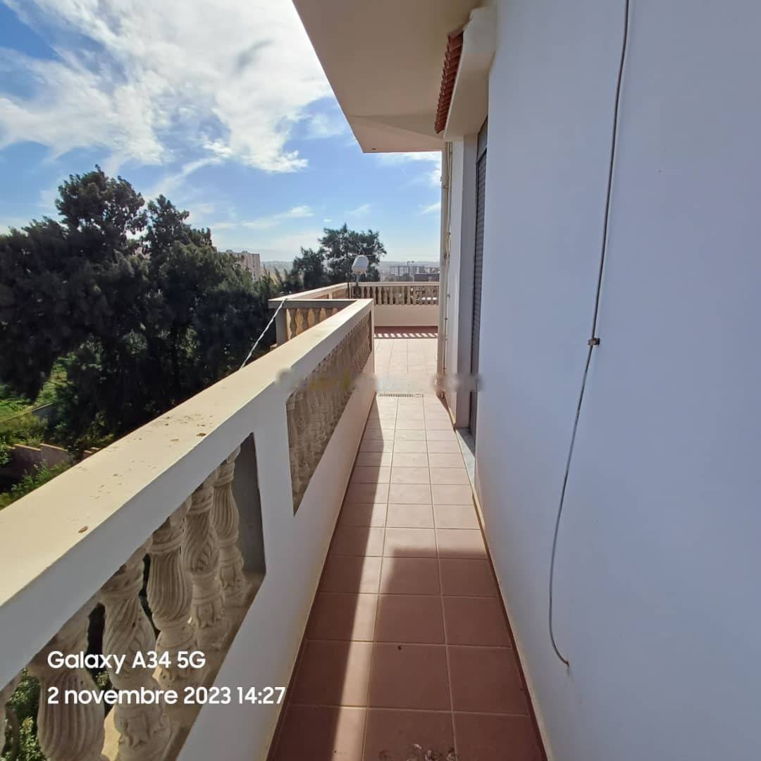 Location Niveau de villa F4 Birkhadem