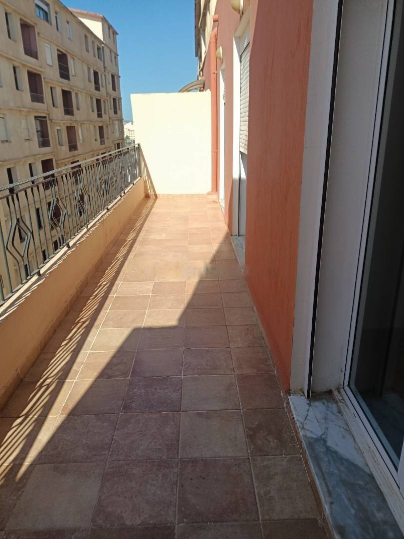 Location Appartement F5 Souidania