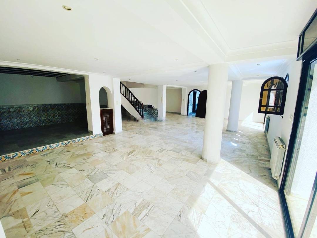 Location Niveau de villa F5 Hydra