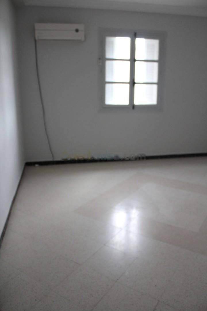 Location Niveau de villa F4 Dely Ibrahim