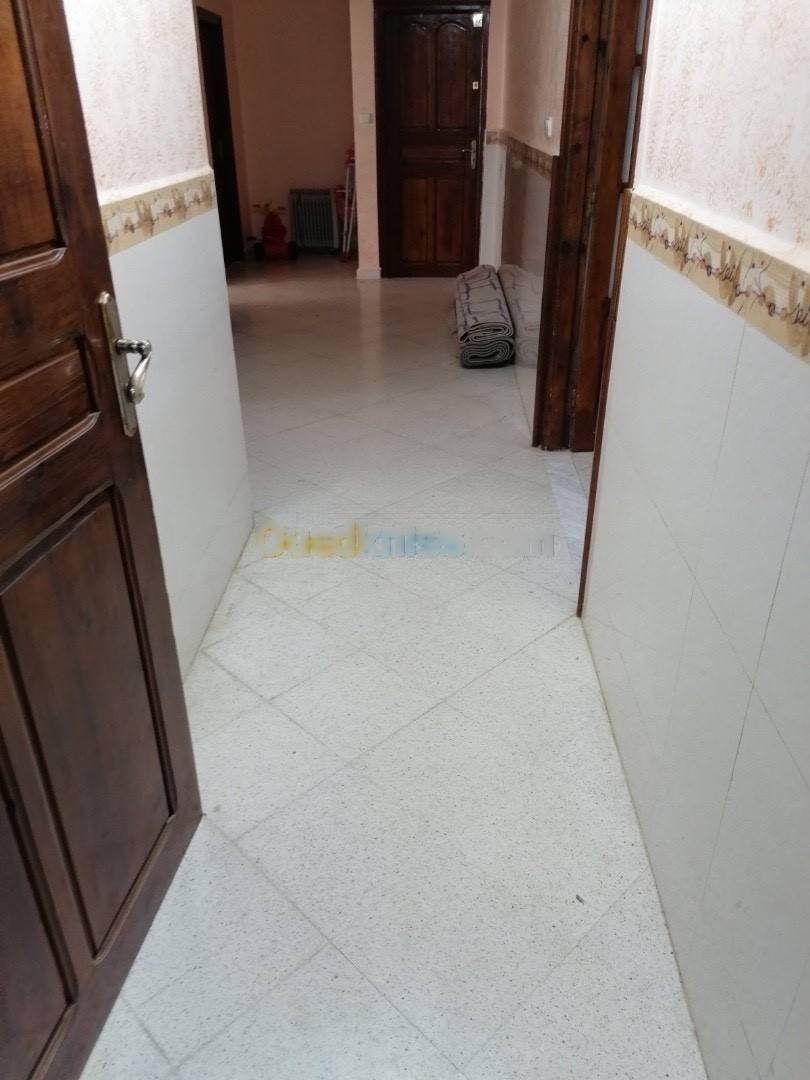 Location Niveau de villa F4 Bab Ezzouar