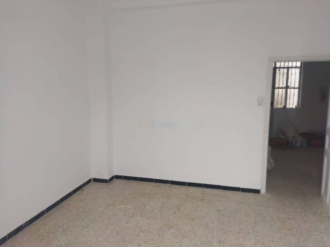 Location Appartement F4 Hussein Dey