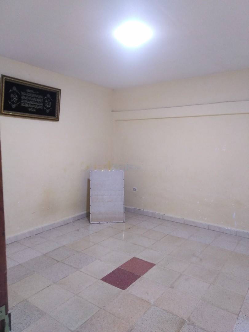 Location Niveau de villa F2 Baraki