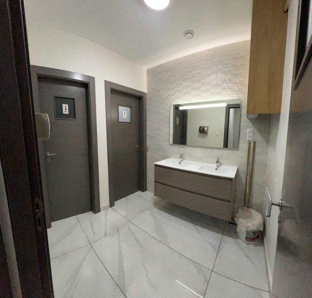 Location Local F4 Dely Ibrahim