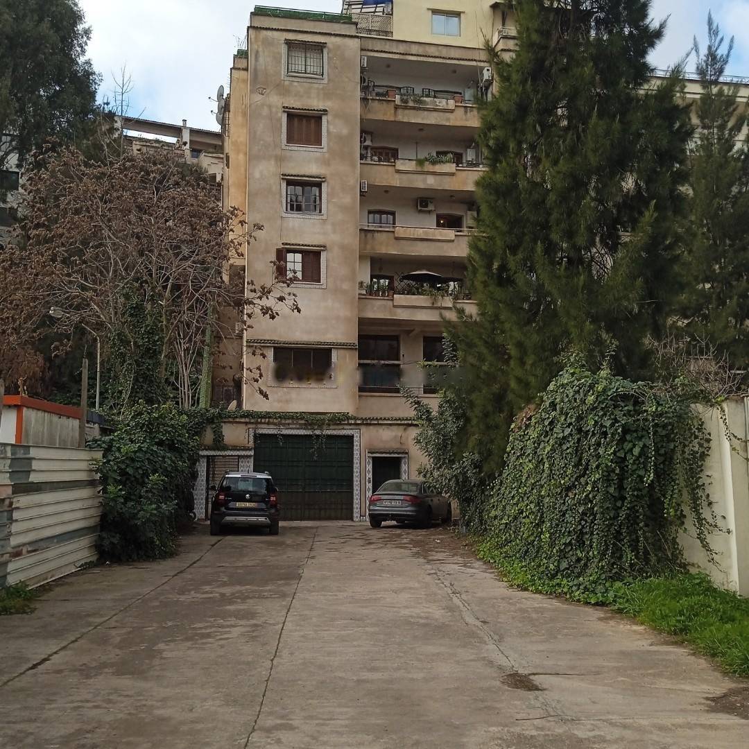 Location Local F2 Hydra