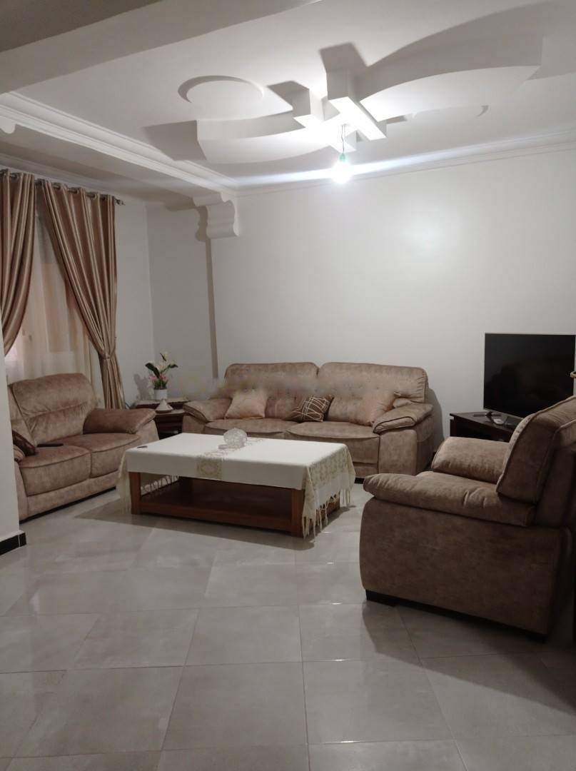 Location Appartement F5 Djasr Kasentina