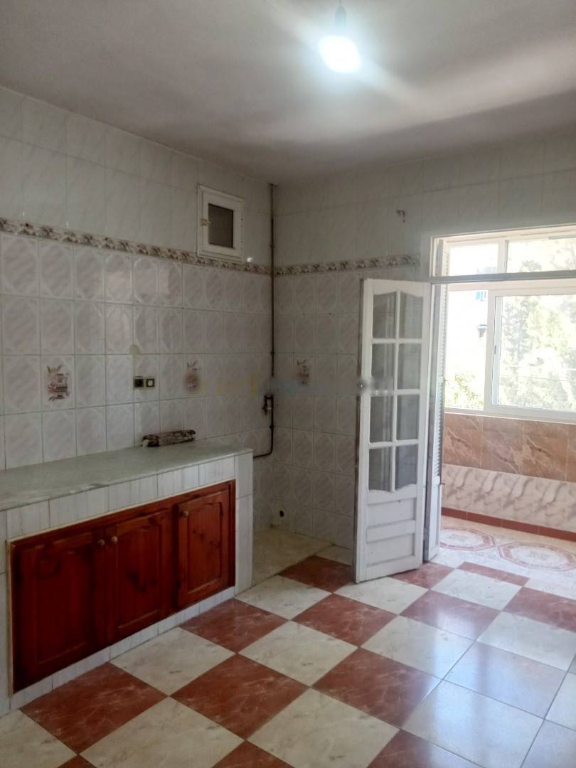 Location Niveau de villa F4 Djasr Kasentina