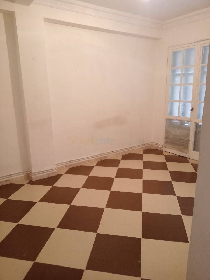 Location Appartement F3 Bouzareah