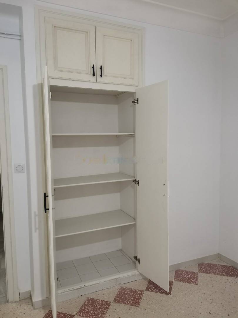 Location Niveau de villa F4 Birkhadem