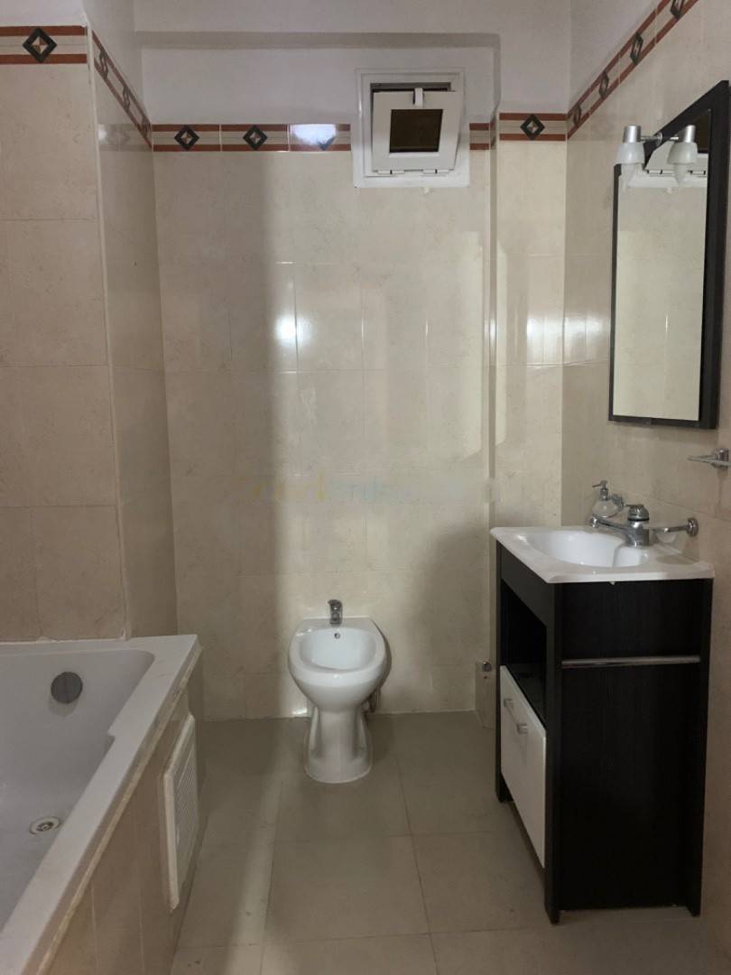 Location Appartement F3 El Achour