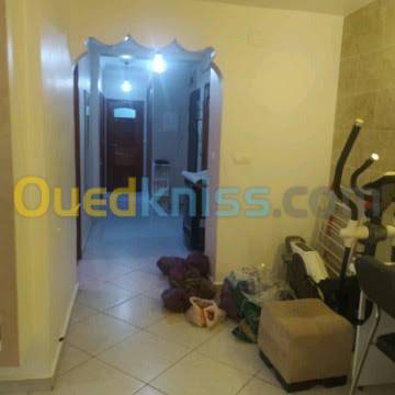 Location Appartement F4 Souidania