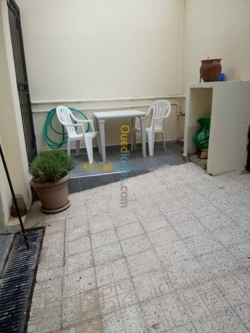 Location Niveau de villa F1 Dely Ibrahim