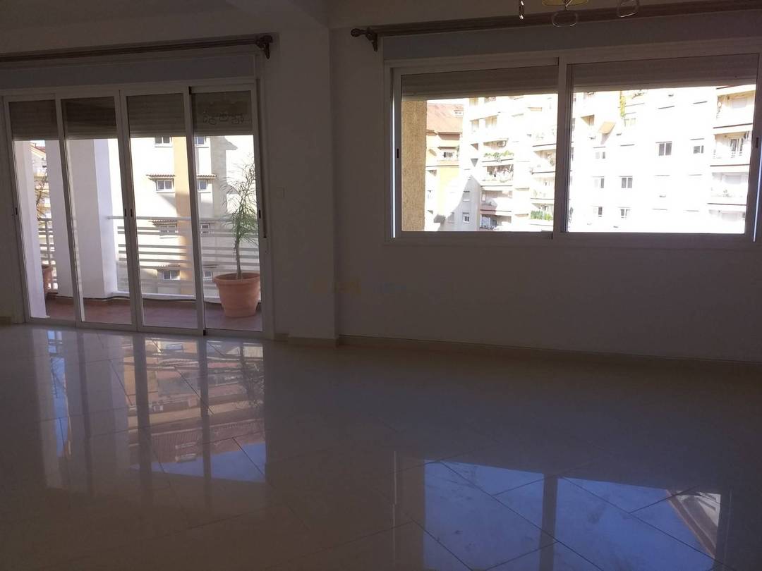 Location Appartement F4 El Achour