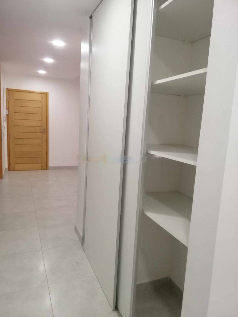 Location Appartement F4 Baba Hassen