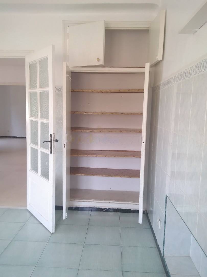 Location Niveau de villa F4 Birkhadem