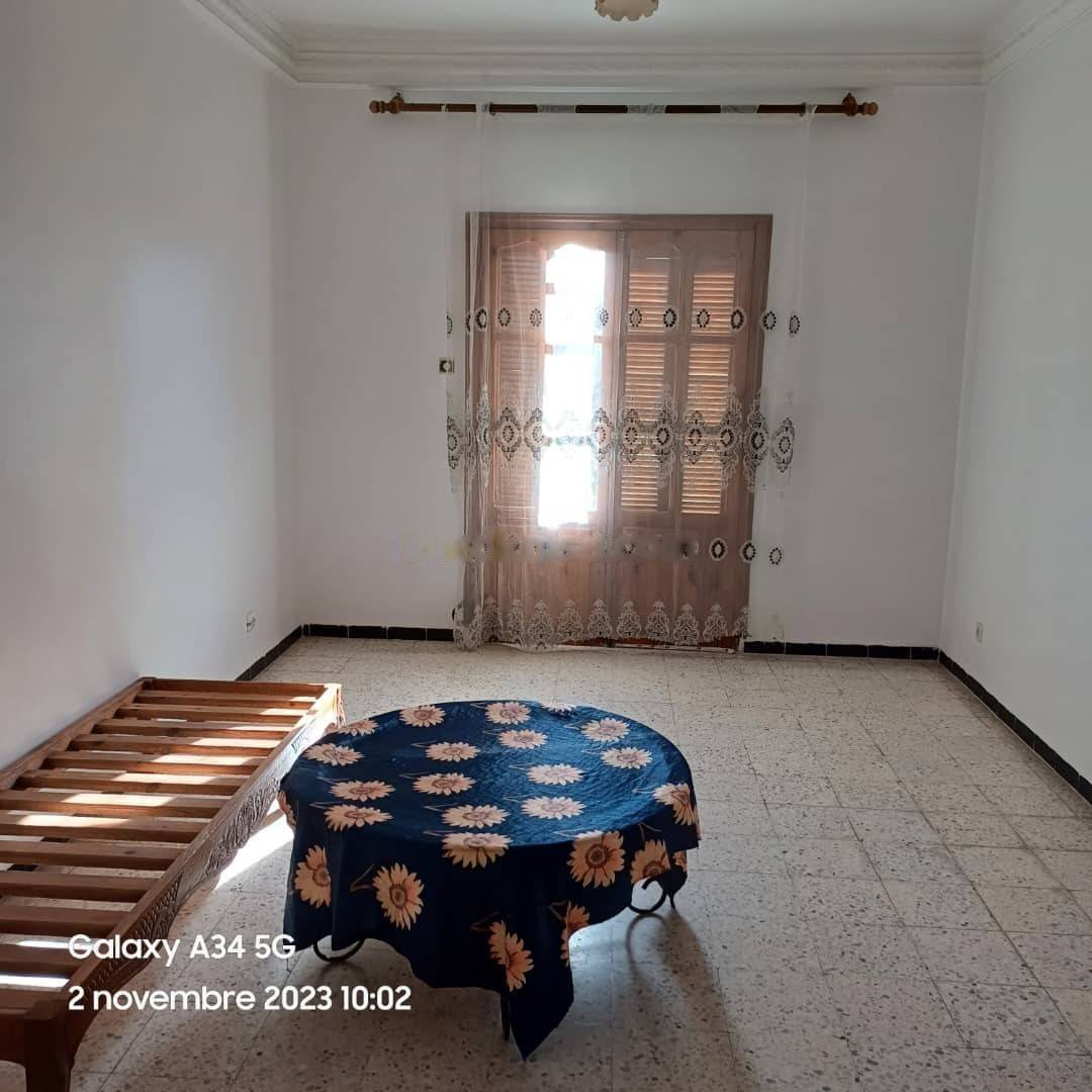 Location Niveau de villa F4 Djasr Kasentina