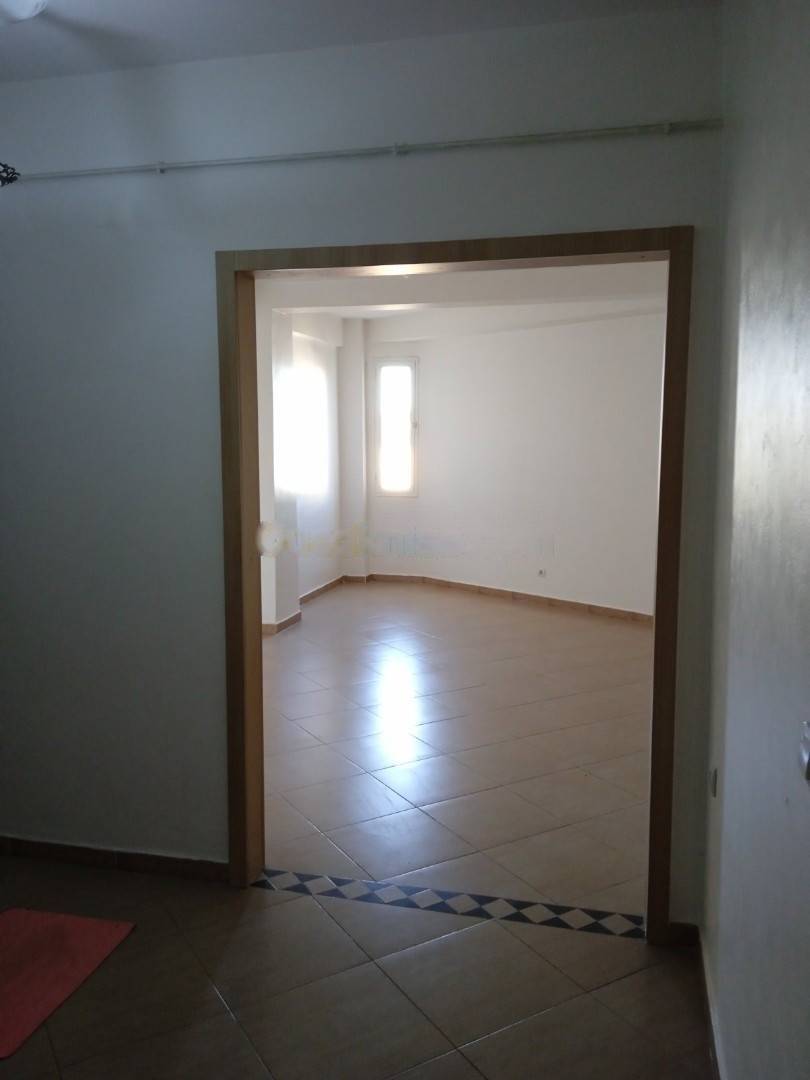 Location Appartement F3 Souidania