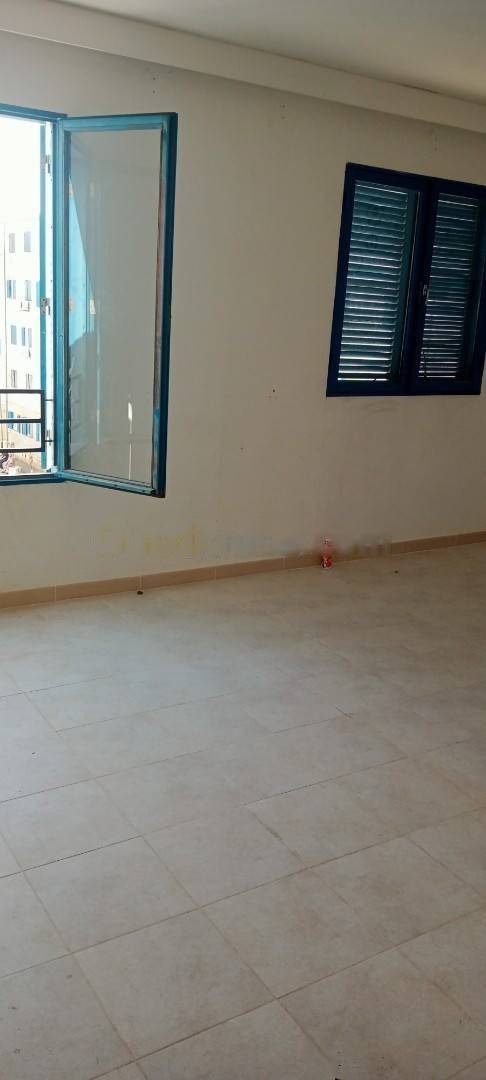 Location Appartement F3 Dely Ibrahim