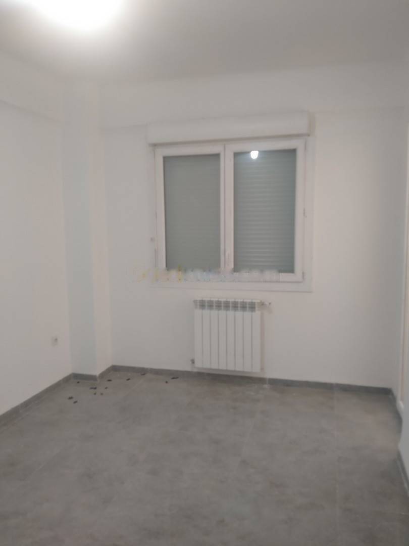 Location Appartement F4 Bab Ezzouar