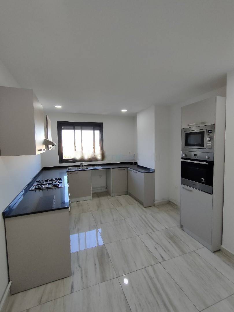 Location Appartement F4 Hydra