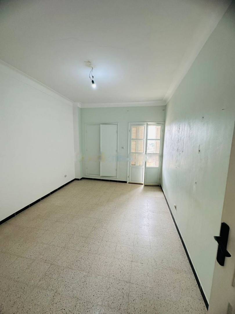 Location Appartement F5 Bab Ezzouar