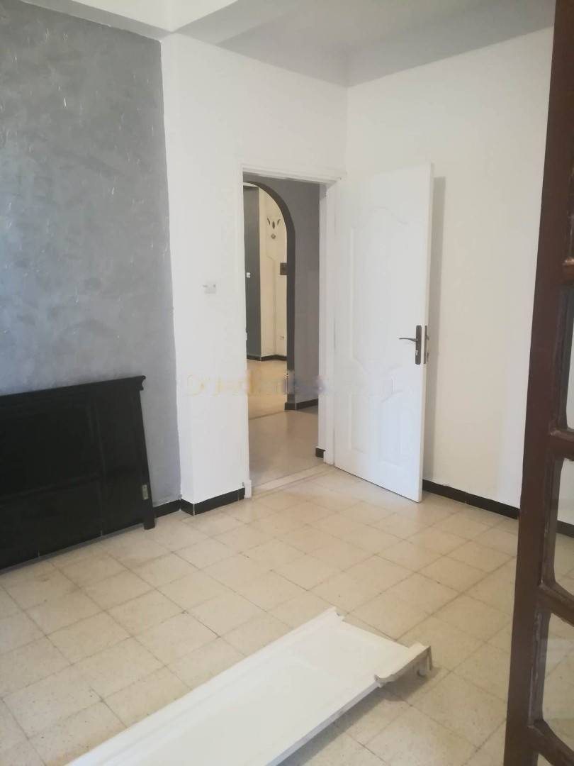 Location Niveau de villa F3 Dely Ibrahim