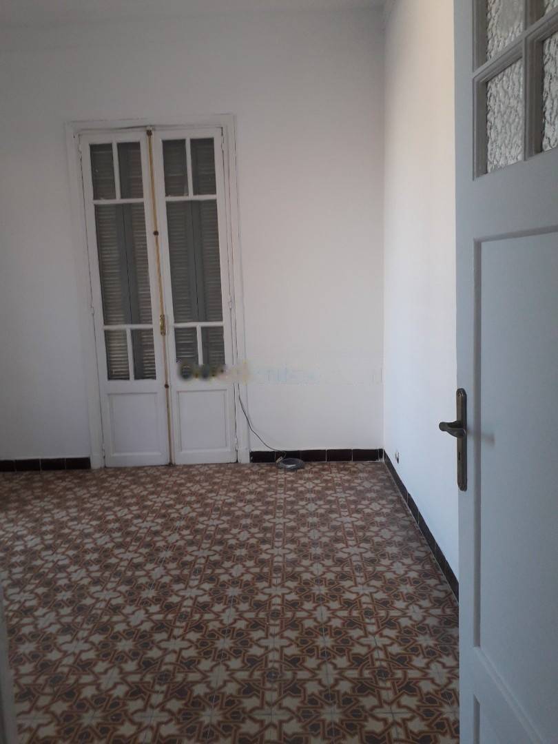 Location Appartement F4 Hydra