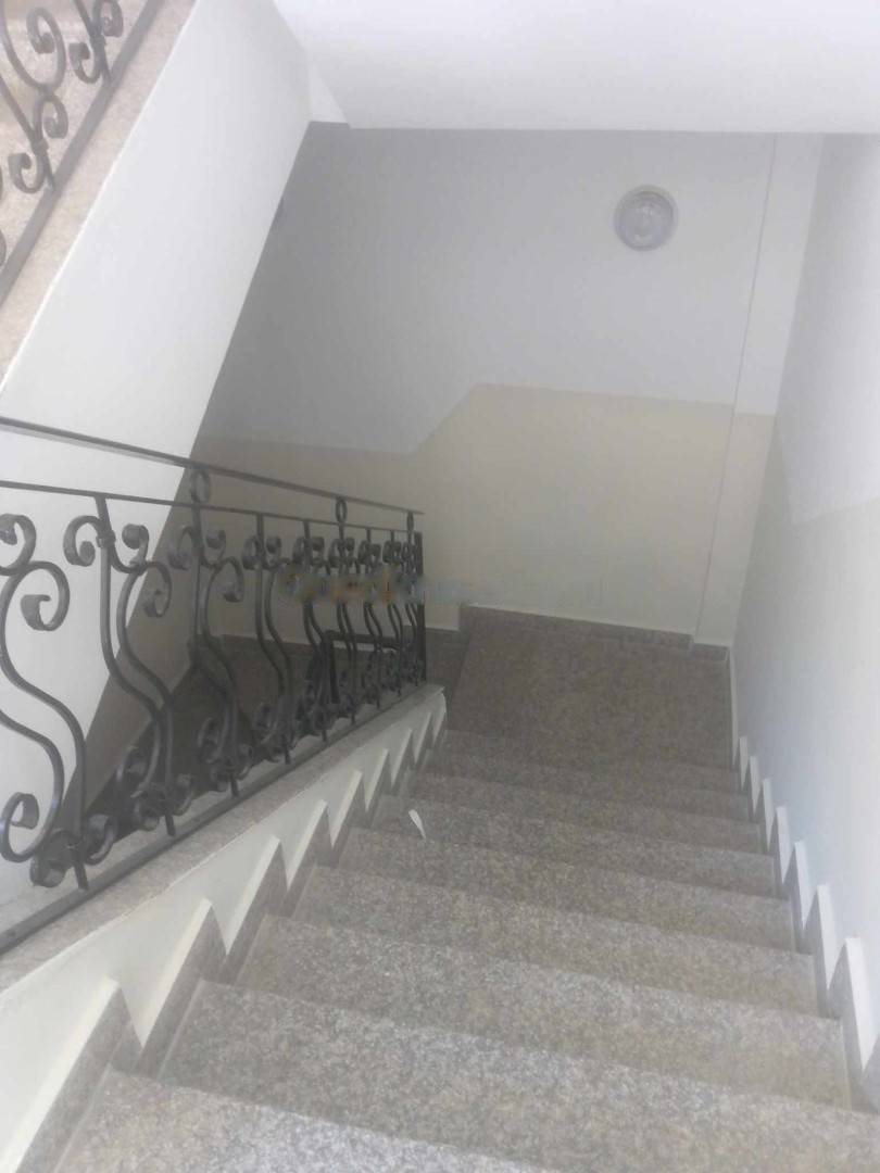 Vente Niveau de villa F2 Dely Ibrahim