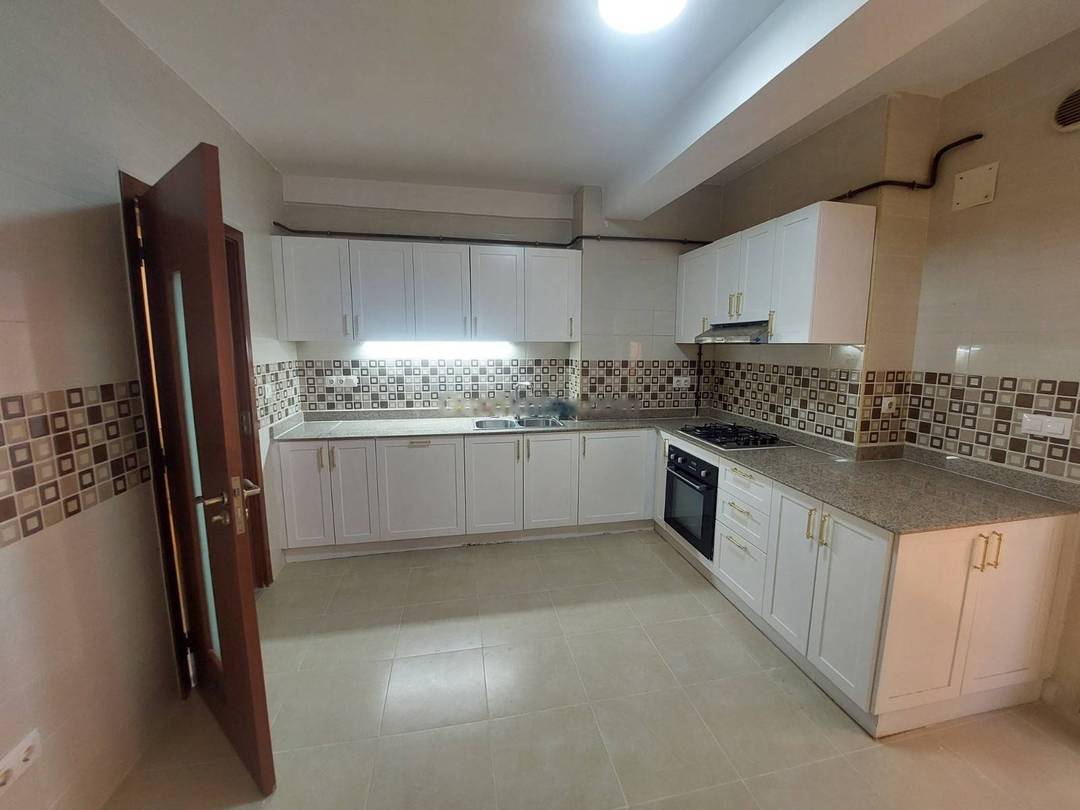 Location Appartement F7 El Achour