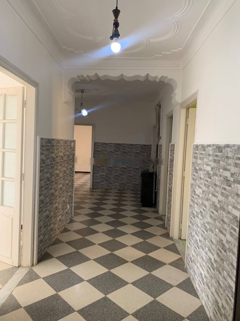 Location Niveau de villa F5 Kouba