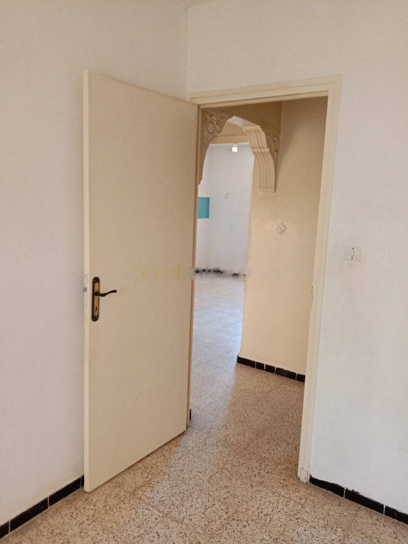 Location Appartement F4 Djasr Kasentina