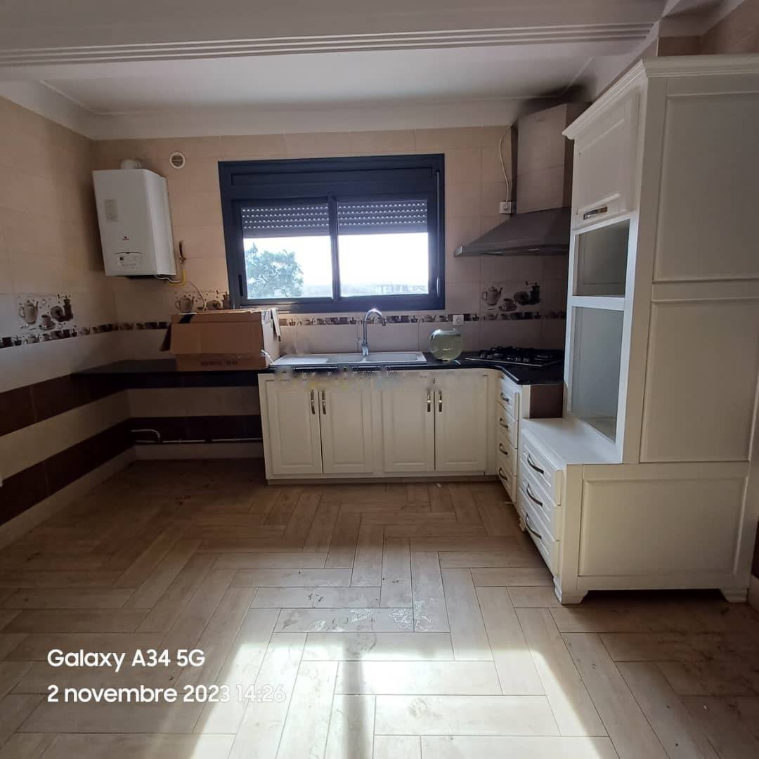 Location Niveau de villa F4 Birkhadem