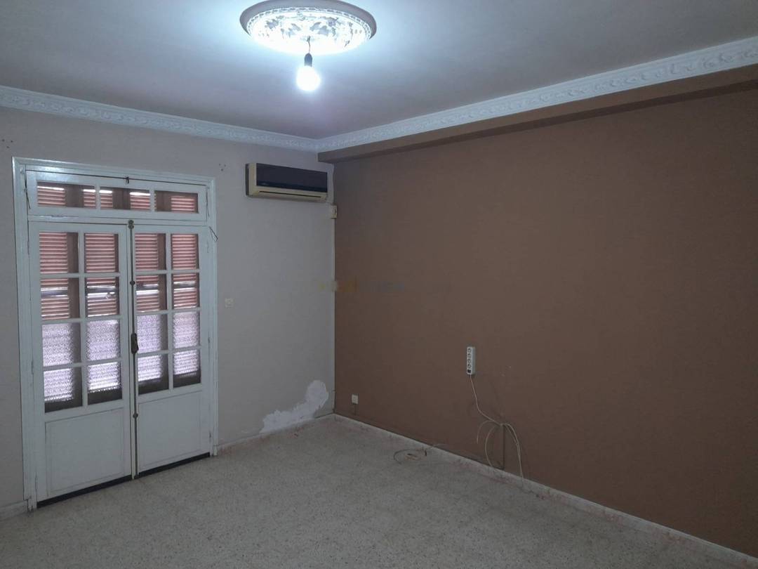 Location Niveau de villa F5 Djasr Kasentina