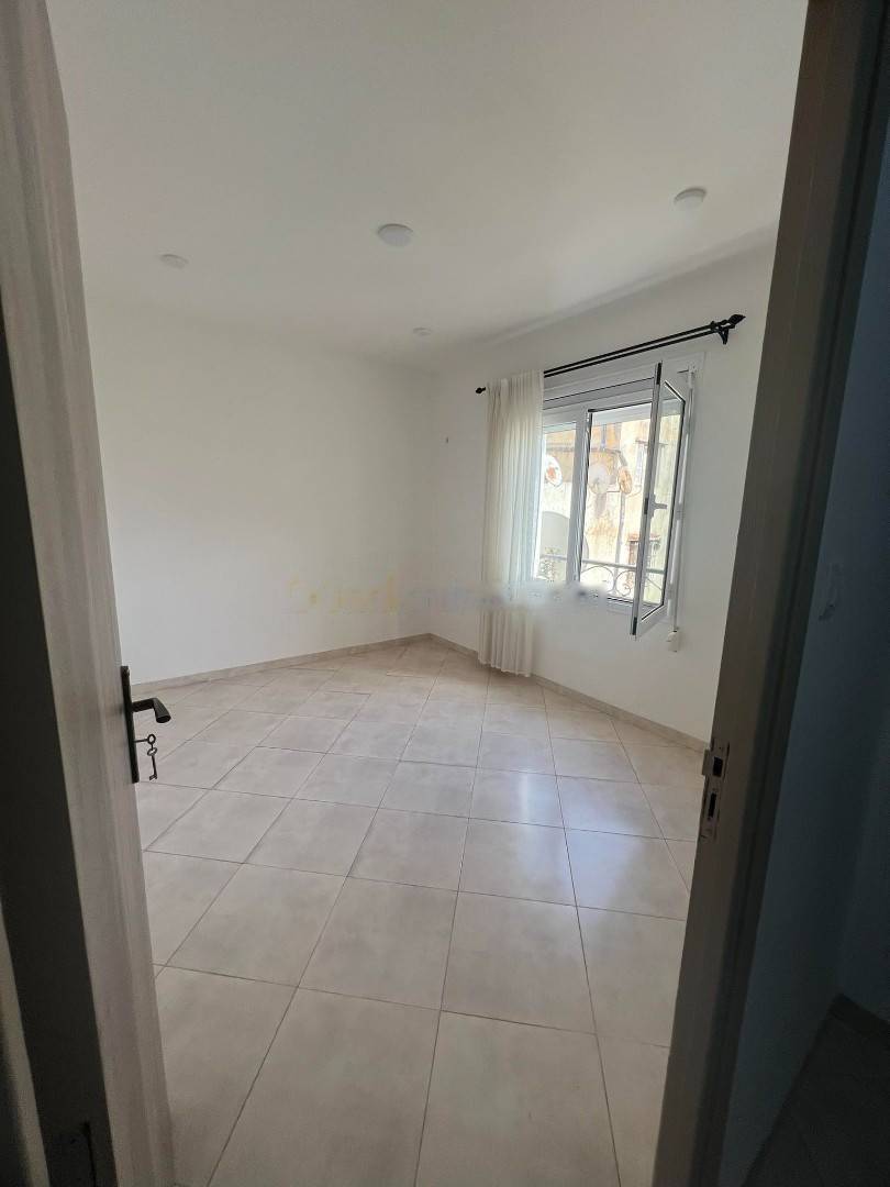 Location Appartement F2 Hydra