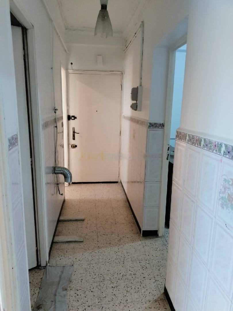 Location Appartement F2 Bab Ezzouar