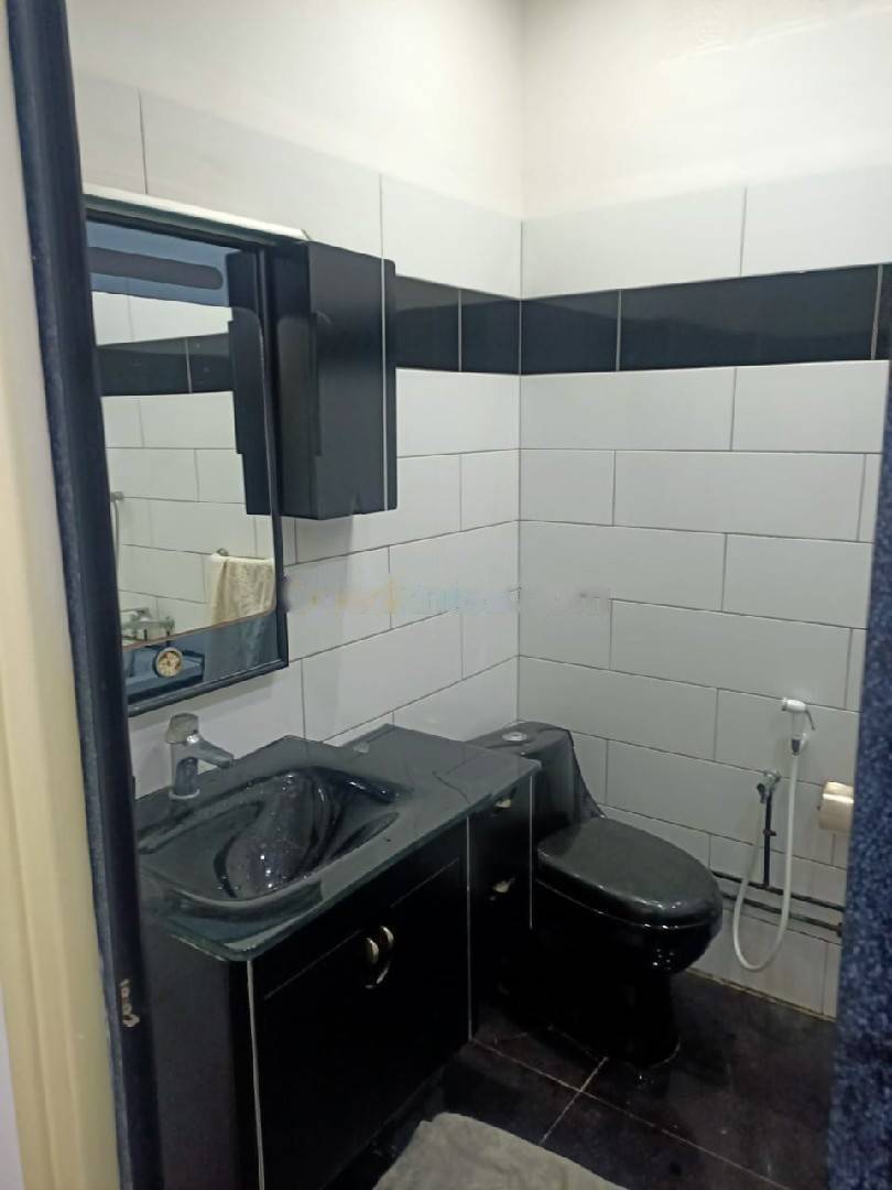 Location Appartement F1 Hydra